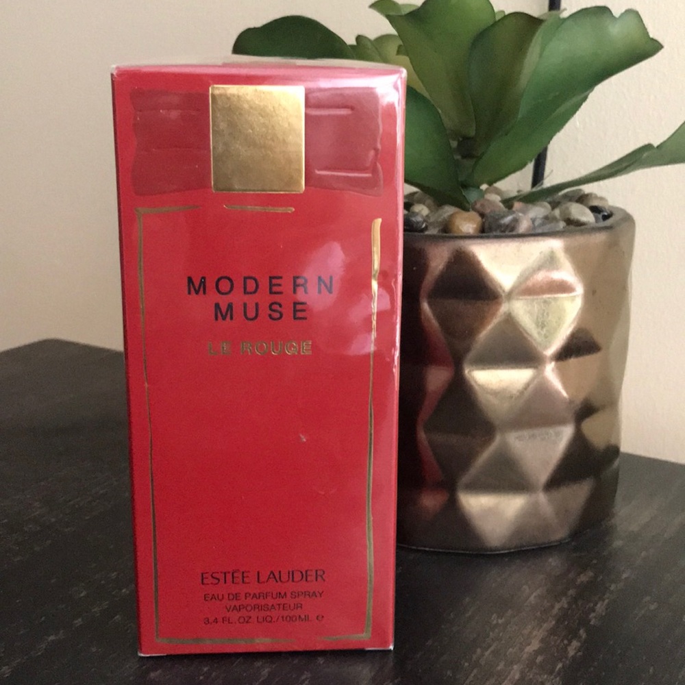Modern Muse Le Rouge